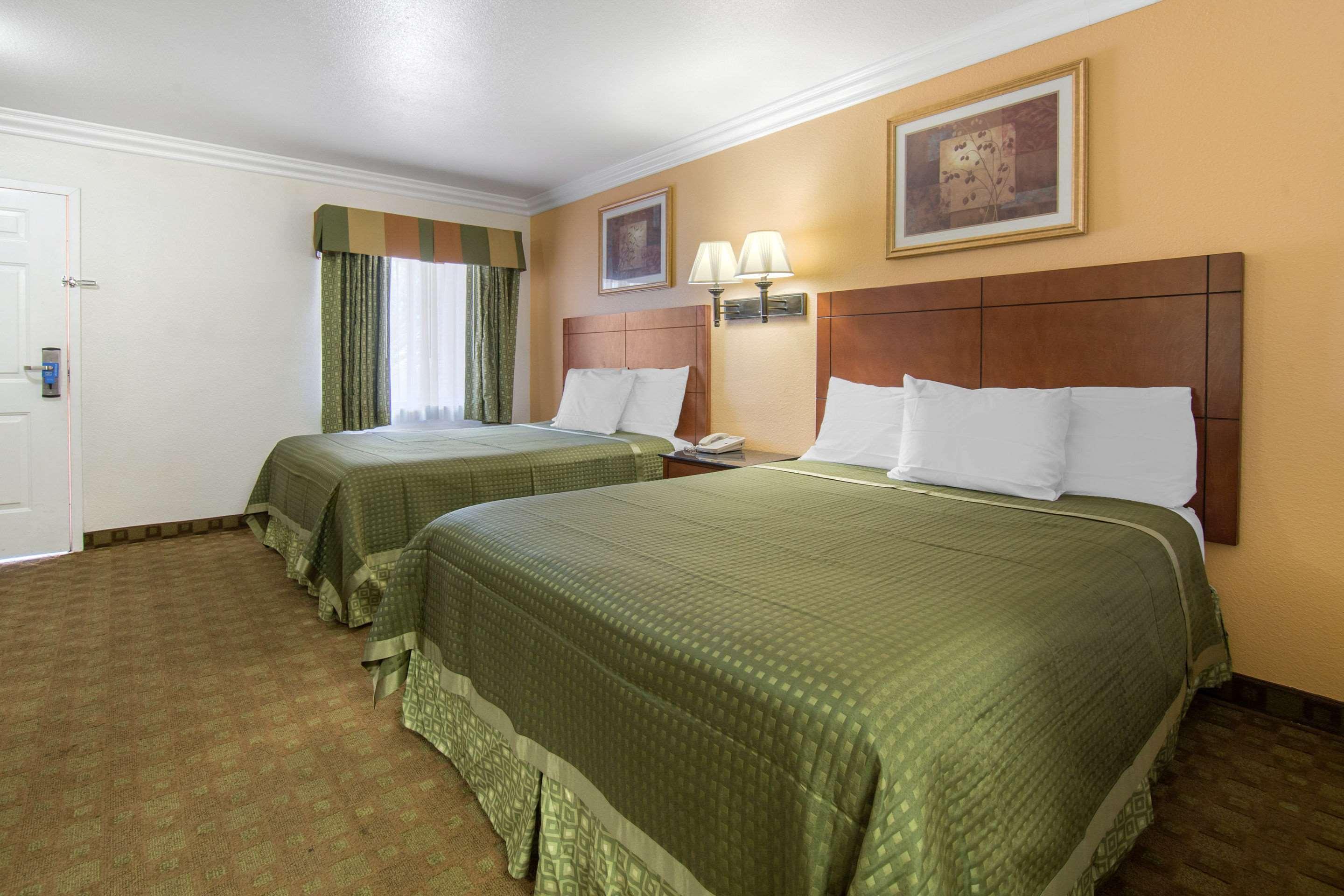 Inn Rodeway Us 395