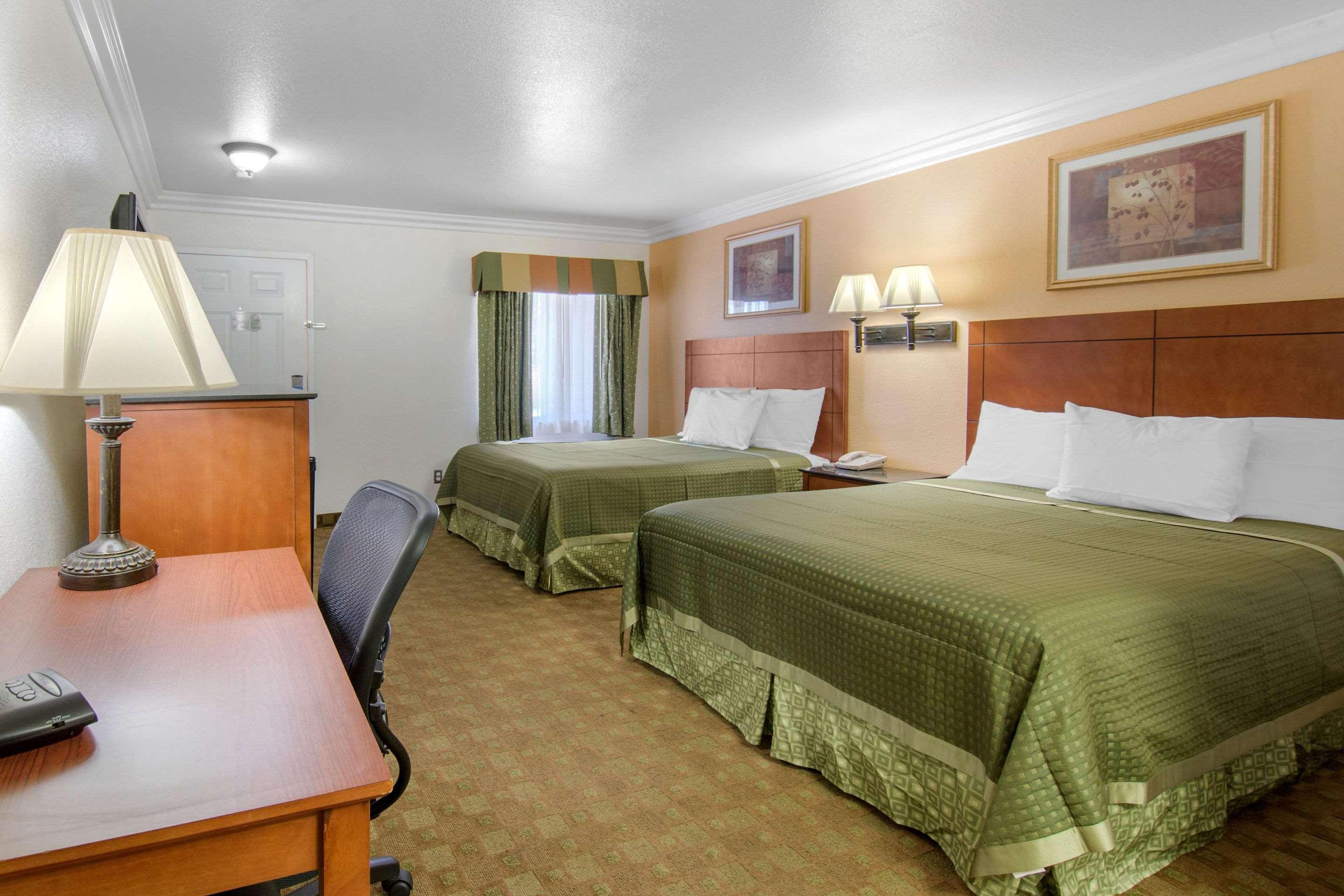 Rodeway Us 395 Inn